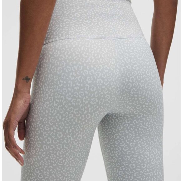 lululemon athletica Pants - Lululemon Wunder Train High-Rise Tight 25" Leopard Daisy Starlight Multi